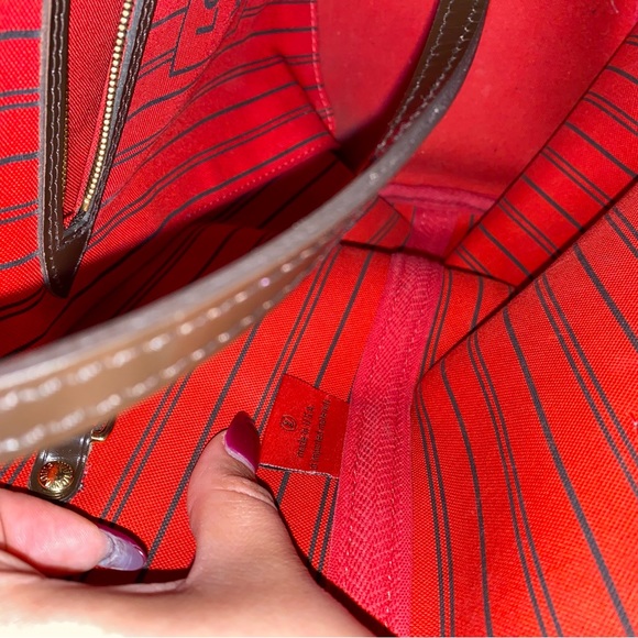 Louis Vuitton Neverfull MM tote unites timeless design in Damier Ebene canvas - Picture 2 of 16